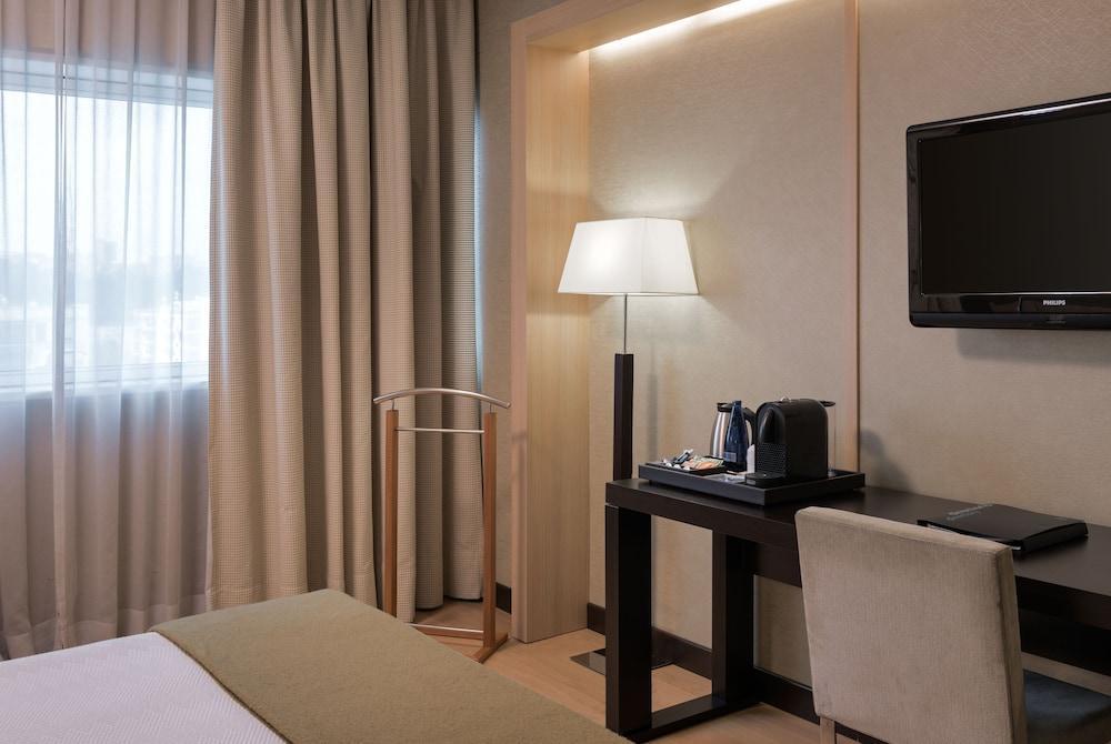 Nh Madrid Ribera Del Manzanares Hotel Exterior photo