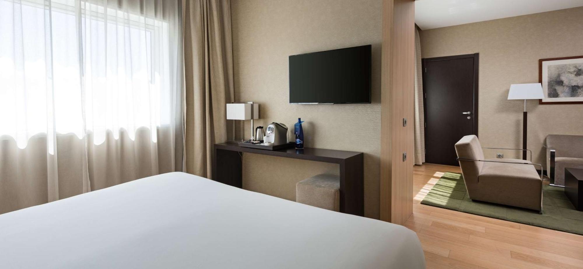 Nh Madrid Ribera Del Manzanares Hotel Exterior photo