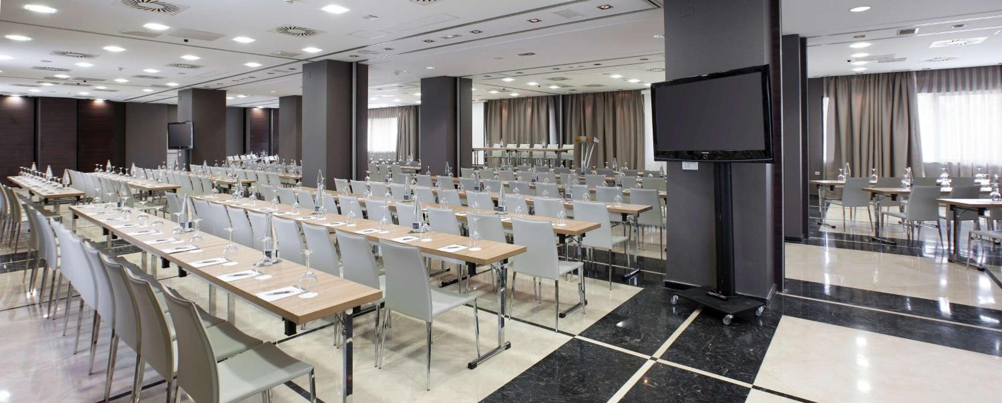 Nh Madrid Ribera Del Manzanares Hotel Exterior photo