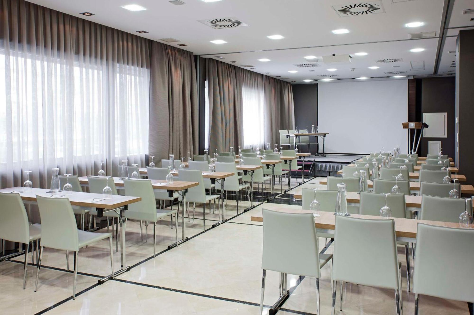 Nh Madrid Ribera Del Manzanares Hotel Exterior photo
