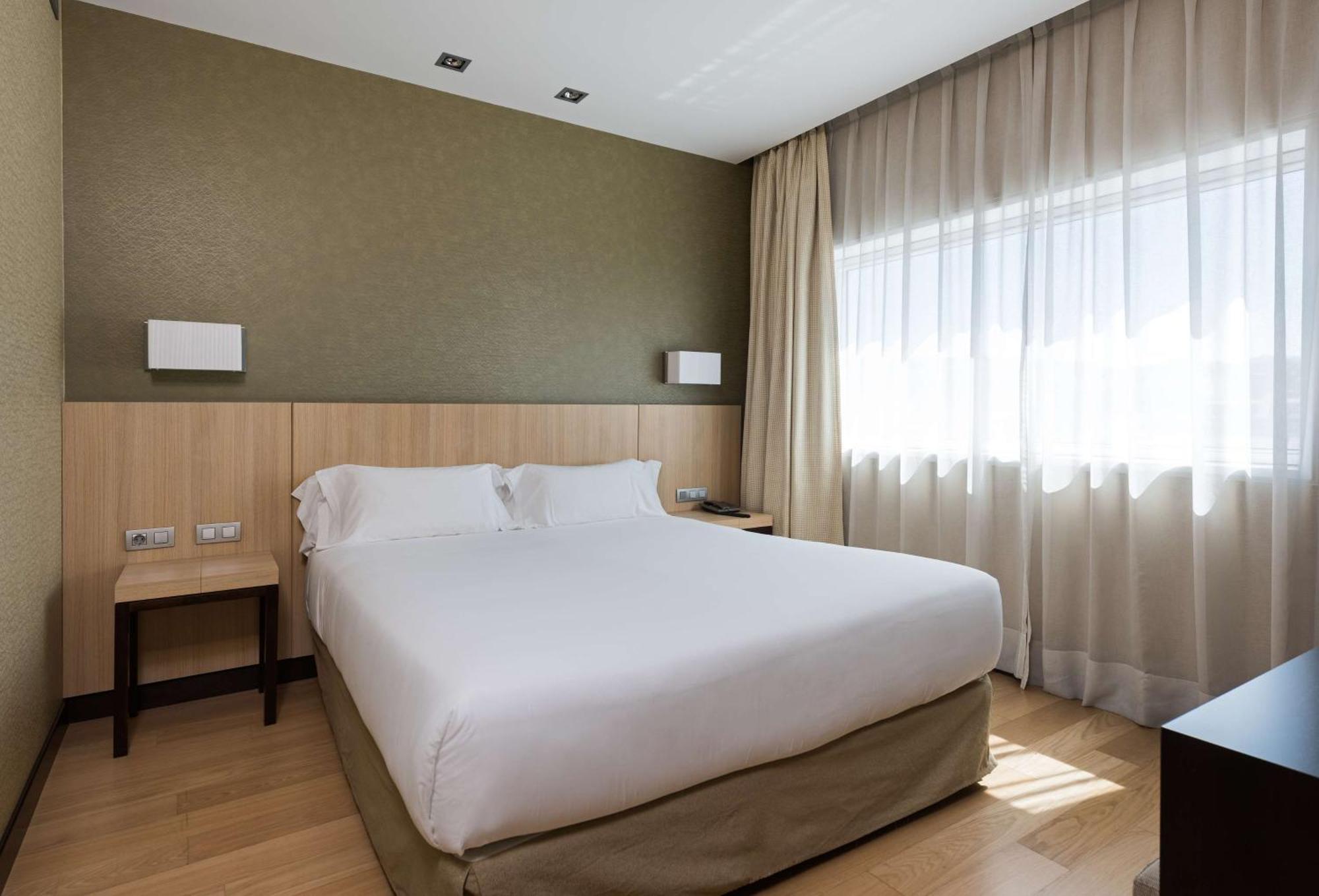 Nh Madrid Ribera Del Manzanares Hotel Exterior photo