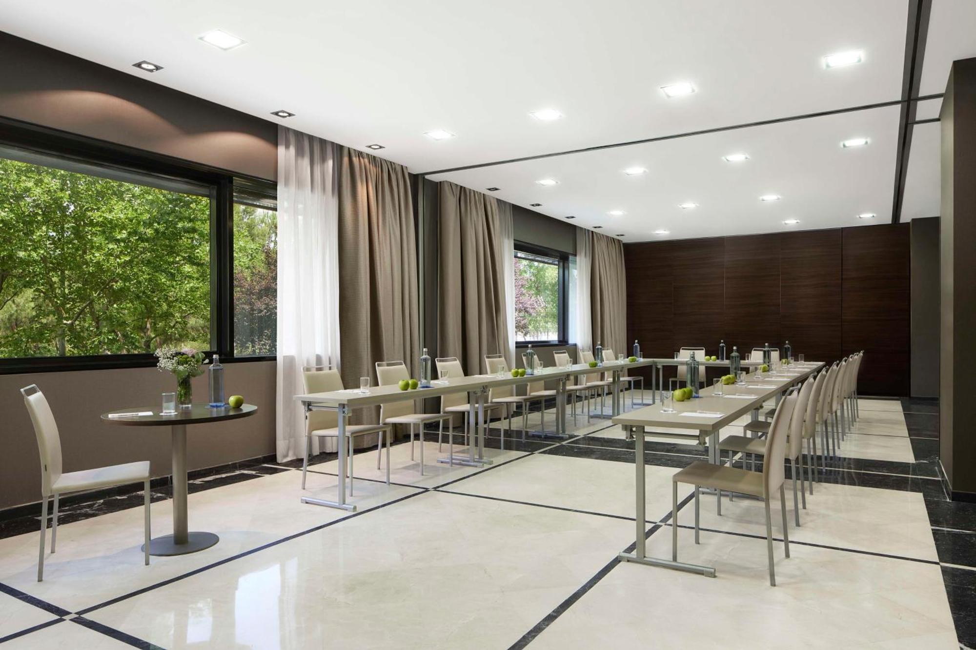 Nh Madrid Ribera Del Manzanares Hotel Exterior photo